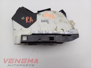 Usagé Serrure portière mécanique 4portes arrière droite Volkswagen Passat (3G2) 2.0 TDI 16V 150 Prix € 14,99 Règlement à la marge proposé par Venema Autoparts