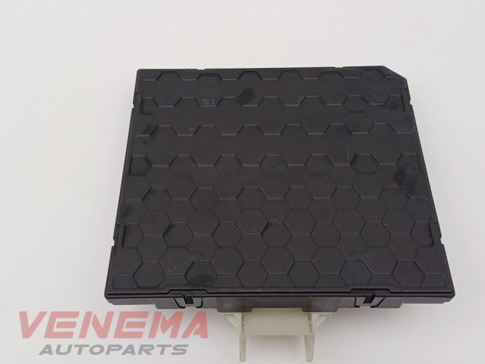 Used Body control computer Volkswagen Passat (3G2) 2.0 TDI 16V 150 Price € 199,99 Margin scheme offered by Venema Autoparts