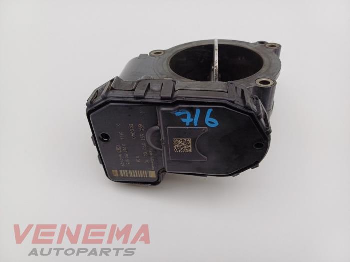 Usagé Boitier papillon Mercedes A (W176) 2.2 A-200 CDI, A-200d 16V Prix € 14,99 Règlement à la marge proposé par Venema Autoparts