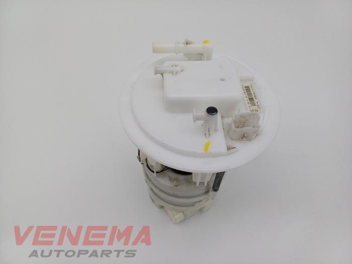 Usagé Pompe à carburant Opel Corsa F (UB/UH/UP) 1.2 12V 75 Prix € 74,99 Règlement à la marge proposé par Venema Autoparts