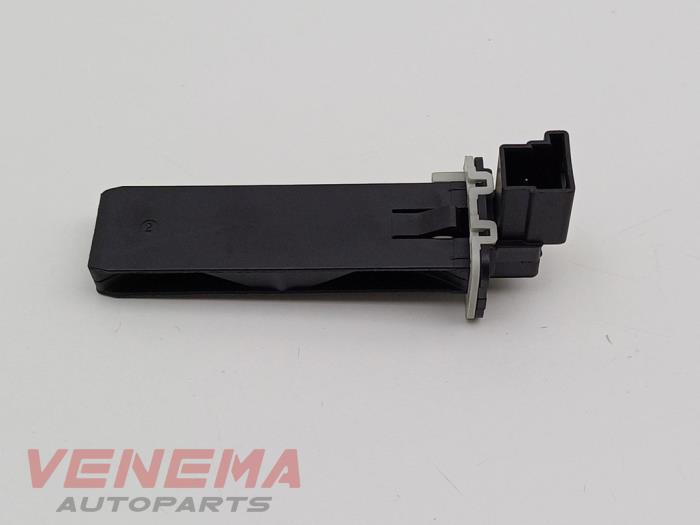 Begagnade Innetemperatursensor BMW 3 serie Touring (G21) 330e xDrive 2.0 TwinPower Turbo 16V Pris € 9,99 Marginaltabell erbjuds av Venema Autoparts