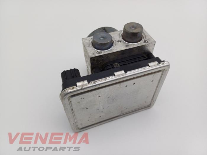Usados Bomba ABS BMW 3 serie Touring (G21) 330e xDrive 2.0 TwinPower Turbo 16V Precio € 299,99 Norma de margen ofrecido por Venema Autoparts