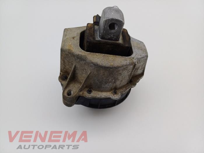 Used Engine mount BMW 3 serie Touring (G21) 330e xDrive 2.0 TwinPower Turbo 16V Price € 49,99 Margin scheme offered by Venema Autoparts