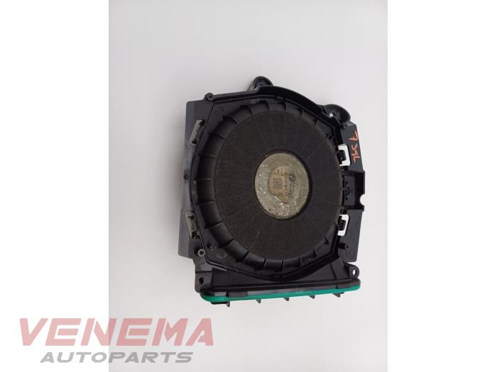 Używane Glosnik BMW 3 serie Touring (G21) 330e xDrive 2.0 TwinPower Turbo 16V Cena € 99,99 Procedura marży oferowane przez Venema Autoparts