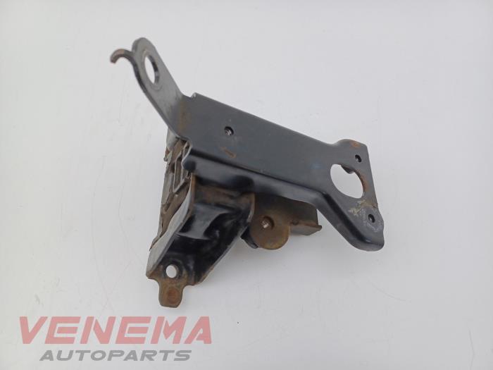 Used Engine mount Peugeot 107 1.0 12V Price € 24,99 Margin scheme offered by Venema Autoparts