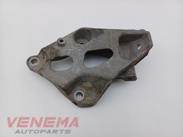 Used Engine mount BMW 1 serie (F21) 120i 2.0 16V Price € 24,99 Margin scheme offered by Venema Autoparts