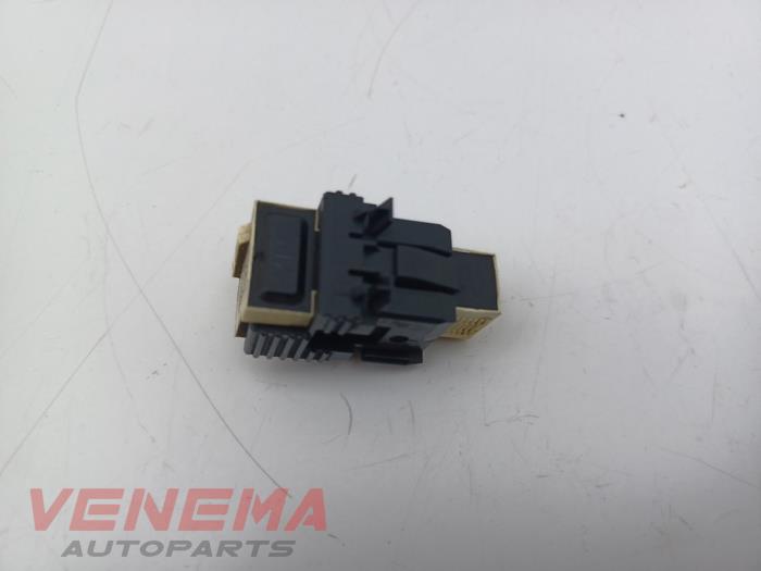 Brake pedal sensor switch