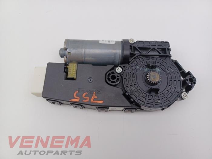 Używane Silnik szyberdachu Mercedes E (C238) E-300 2.0 Turbo 16V Cena € 124,99 Procedura marży oferowane przez Venema Autoparts