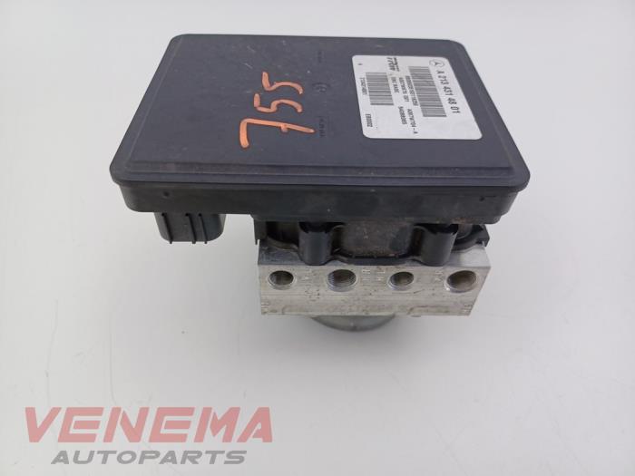 Usagé Bloc ABS Mercedes E (C238) E-300 2.0 Turbo 16V Prix € 199,99 Règlement à la marge proposé par Venema Autoparts