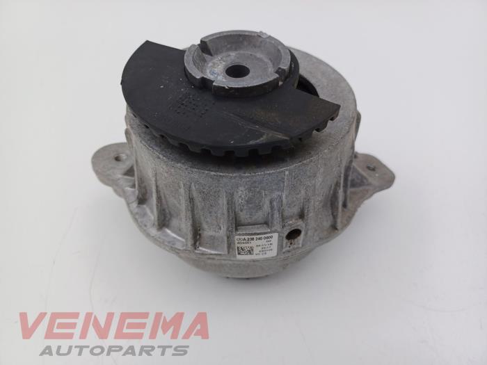 Used Engine mount Mercedes E (C238) E-300 2.0 Turbo 16V Price € 39,99 Margin scheme offered by Venema Autoparts
