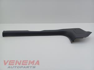Usagé Marche-pied (list de couverture) droite Mercedes E (C238) E-300 2.0 Turbo 16V Prix € 39,99 Règlement à la marge proposé par Venema Autoparts