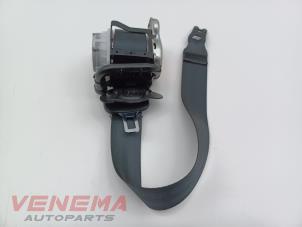 Usagé Ceinture de sécurité avant droite Seat Leon ST (5FF) 1.6 TDI 16V Prix € 99,99 Règlement à la marge proposé par Venema Autoparts