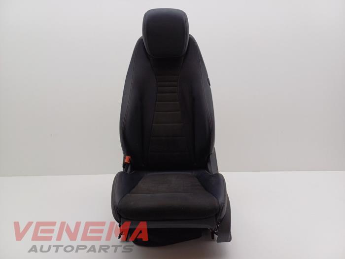 Używane Fotel lewy Mercedes E (C238) E-300 2.0 Turbo 16V Cena € 199,99 Procedura marży oferowane przez Venema Autoparts