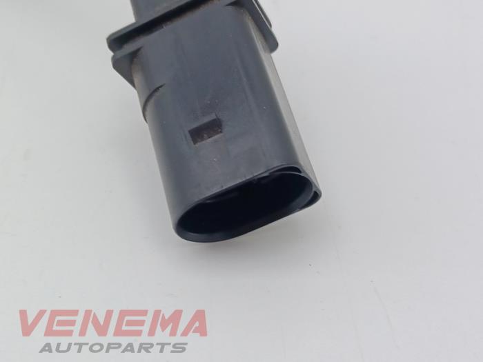 Lambda probe from a Audi A4 Avant (B9) 2.0 35 TFSI Mild Hybrid 16V 2021