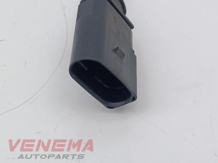 Lambda probe from a Audi A4 Avant (B9) 2.0 35 TFSI Mild Hybrid 16V 2021