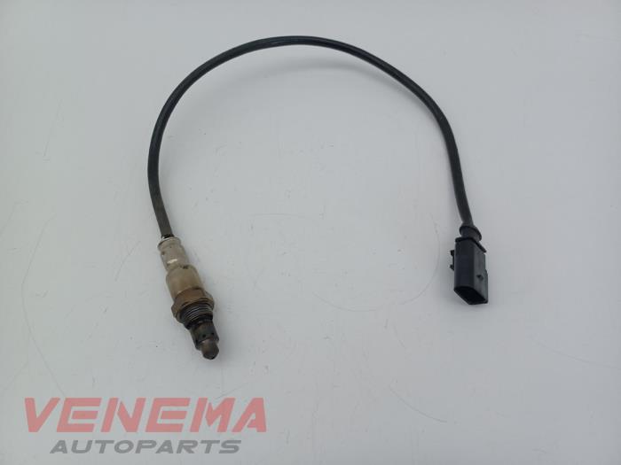 Lambda probe from a Audi A4 Avant (B9) 2.0 35 TFSI Mild Hybrid 16V 2021