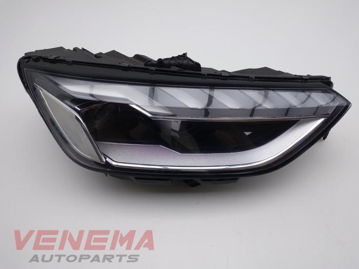 Używane Reflektor prawy Audi A4 Avant (B9) 2.0 35 TFSI Mild Hybrid 16V Cena € 249,99 Procedura marży oferowane przez Venema Autoparts