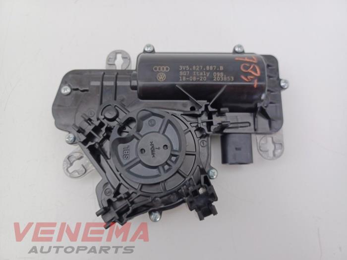 Używane Silnik tylnej klapy Audi A4 Avant (B9) 2.0 35 TFSI Mild Hybrid 16V Cena € 29,99 Procedura marży oferowane przez Venema Autoparts