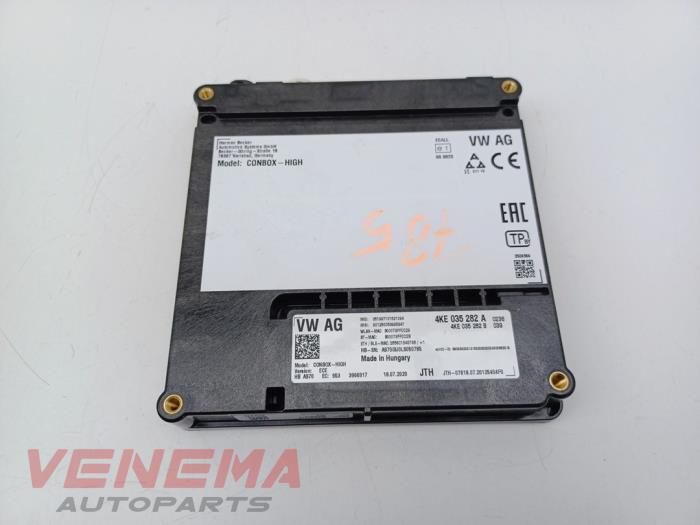 Usagé Module téléphone Audi A4 Avant (B9) 2.0 35 TFSI Mild Hybrid 16V Prix € 299,99 Règlement à la marge proposé par Venema Autoparts