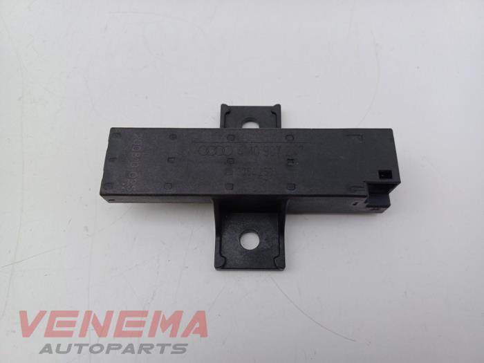 Używane Keyless Entry-Antena Audi A4 Avant (B9) 2.0 35 TFSI Mild Hybrid 16V Cena € 9,99 Procedura marży oferowane przez Venema Autoparts