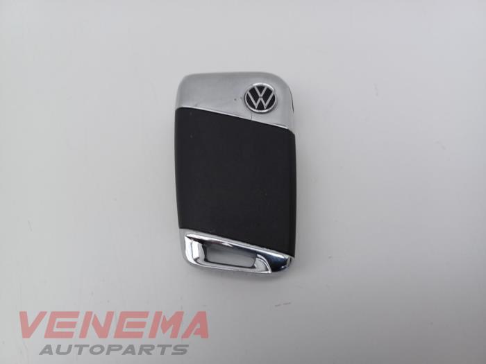 Używane Klucz Volkswagen Arteon Shooting Brake (3HAC) 2.0 TSI 16V Cena € 39,99 Procedura marży oferowane przez Venema Autoparts