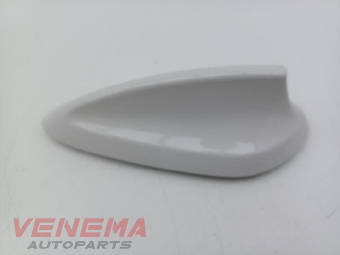 Roof (GPS) antenna cover