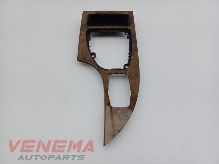 Gebrauchte Abdeckplatte sonstige BMW 5 serie (E60) 550i 32V Preis € 49,99 Margenregelung angeboten von Venema Autoparts