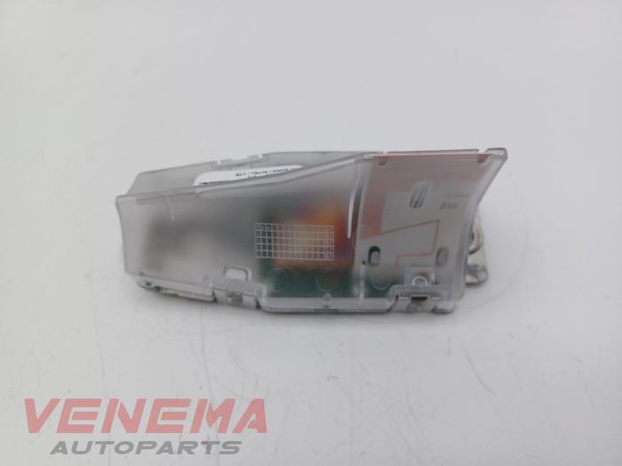 Używane Antena BMW 2 serie Active Tourer (F45) 218i 1.5 TwinPower Turbo 12V Cena € 19,99 Procedura marży oferowane przez Venema Autoparts