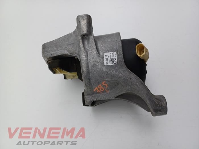 Engine mount from a Audi A4 Avant (B9) 2.0 35 TFSI Mild Hybrid 16V 2021