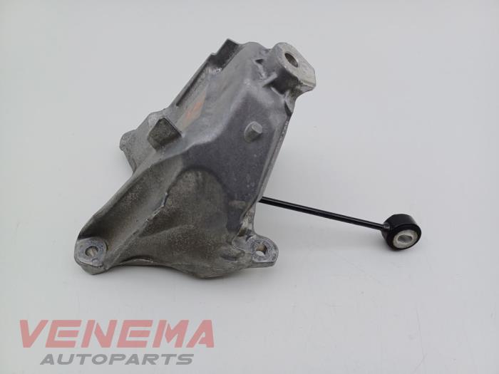 Usagé Support moteur Audi A4 Avant (B9) 2.0 35 TFSI Mild Hybrid 16V Prix € 19,99 Règlement à la marge proposé par Venema Autoparts