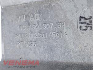 Engine mount from a Audi A4 Avant (B9) 2.0 35 TFSI Mild Hybrid 16V 2021