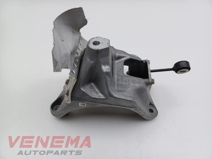 Usagé Support moteur Audi A4 Avant (B9) 2.0 35 TFSI Mild Hybrid 16V Prix € 24,99 Règlement à la marge proposé par Venema Autoparts