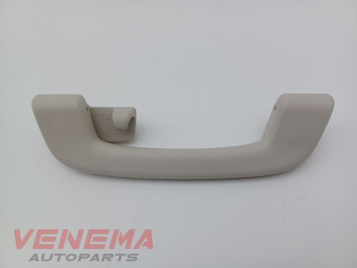 Begagnade Handtag BMW 2 serie Active Tourer (U06) 218i 1.5 TwinPower Turbo 12V Pris € 9,99 Marginaltabell erbjuds av Venema Autoparts