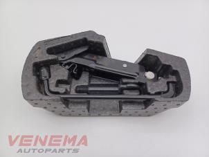 Gebrauchte Wagenheber- Set Toyota Aygo (B40) 1.0 12V VVT-i Preis € 14,99 Margenregelung angeboten von Venema Autoparts
