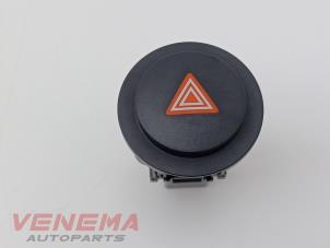 Gebrauchte Panikbeleuchtung Schalter Toyota Aygo (B40) 1.0 12V VVT-i Preis € 9,99 Margenregelung angeboten von Venema Autoparts