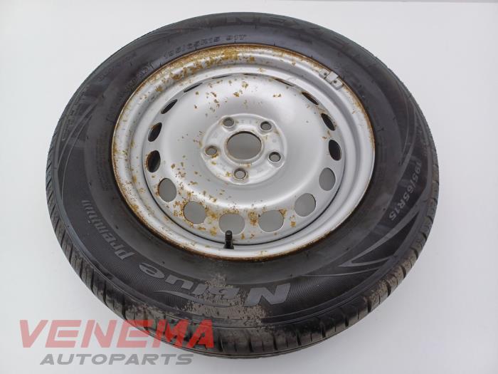 Używane Kolo zapasowe Volkswagen Caddy IV 2.0 TDI 75 Cena € 49,99 Procedura marży oferowane przez Venema Autoparts