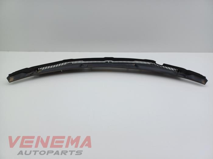 Używane Parawan BMW 2 serie Active Tourer (U06) 218i 1.5 TwinPower Turbo 12V Cena € 29,99 Procedura marży oferowane przez Venema Autoparts