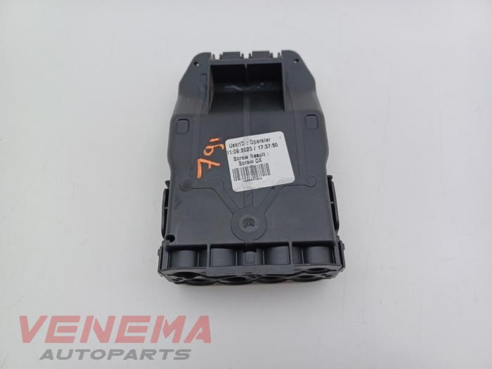 Used Distributor BMW 2 serie Active Tourer (U06) 218i 1.5 TwinPower Turbo 12V Price € 19,99 Margin scheme offered by Venema Autoparts