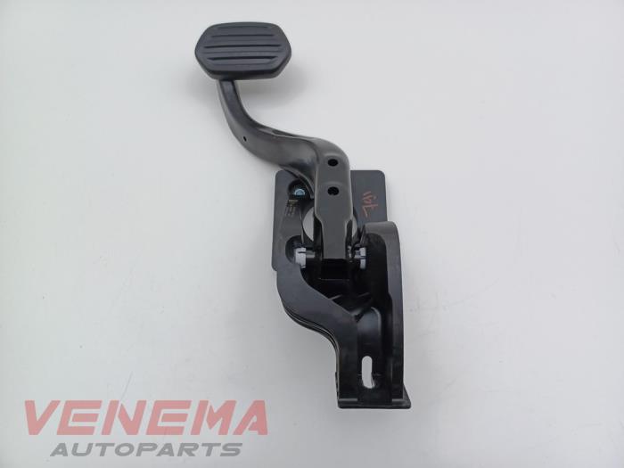 Używane Pedal hamulca BMW 2 serie Active Tourer (U06) 218i 1.5 TwinPower Turbo 12V Cena € 129,99 Procedura marży oferowane przez Venema Autoparts