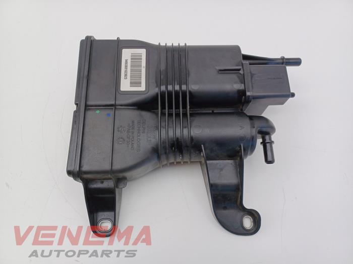 Fuel vapor canister