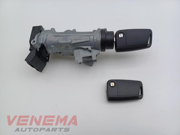 Używane Stacyjka + Kluczyk Seat Ibiza V (KJB) 1.0 TSI 12V Cena € 24,99 Procedura marży oferowane przez Venema Autoparts