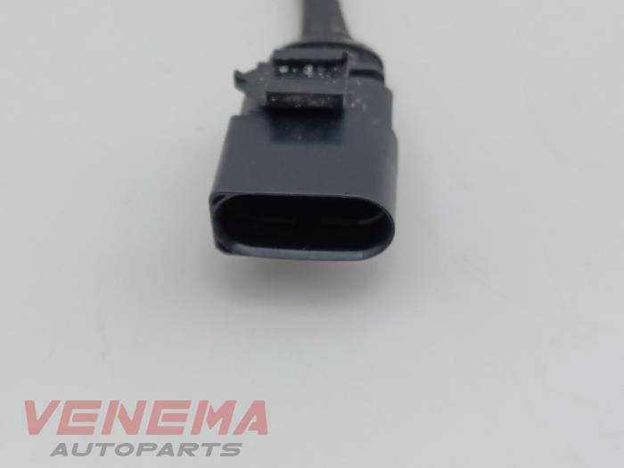 Lambda probe from a Seat Ibiza V (KJB) 1.0 TSI 12V 2020