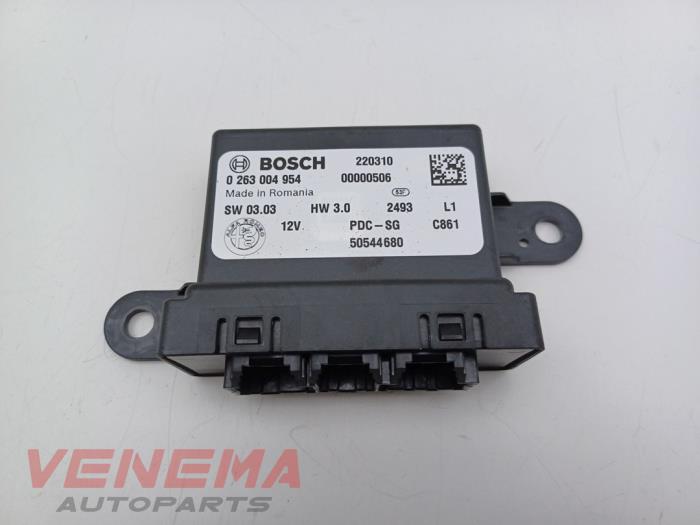 Usagé Module PDC Alfa Romeo Stelvio (949) 2.0 T 16V Q4 Prix € 59,99 Règlement à la marge proposé par Venema Autoparts