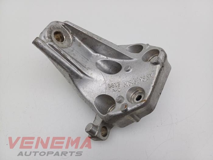 Used Engine mount Alfa Romeo Stelvio (949) 2.0 T 16V Q4 Price € 24,99 Margin scheme offered by Venema Autoparts