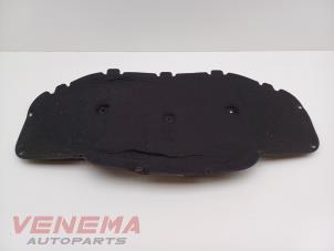Usagé Revêtement capot Volkswagen Passat Variant (CJ5) 2.0 TDI 16V Prix € 49,99 Règlement à la marge proposé par Venema Autoparts