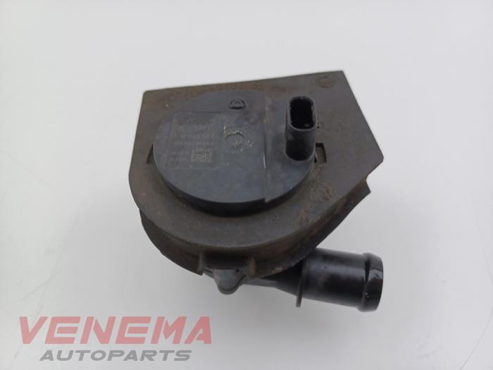 Begagnade Extra vattenpump Audi Q2 (GAB/GAG) 1.0 TFSI 12V Pris € 14,99 Marginaltabell erbjuds av Venema Autoparts