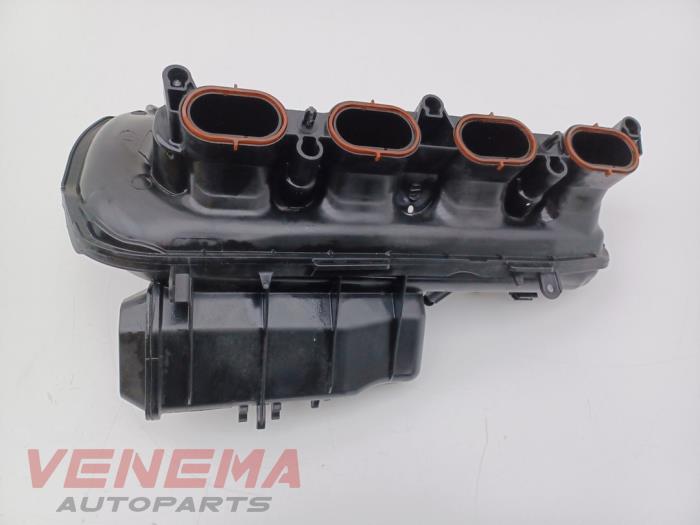 Begagnade Insugsrör Mercedes E (C238) E-300 2.0 Turbo 16V Pris € 59,99 Marginaltabell erbjuds av Venema Autoparts