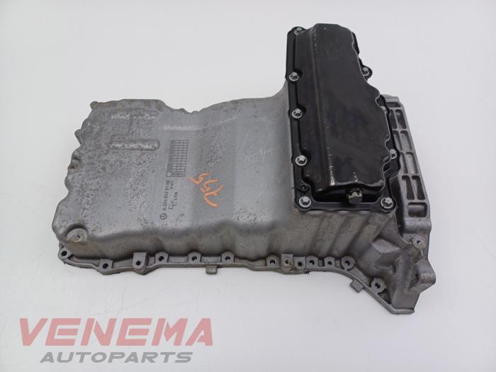 Usagé Couvercle carter Mercedes E (C238) E-300 2.0 Turbo 16V Prix € 99,99 Règlement à la marge proposé par Venema Autoparts