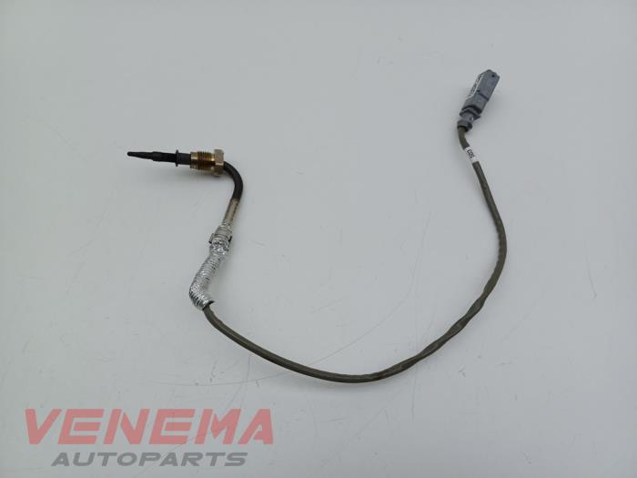 Auspuff Temperatursensor van een Volkswagen Passat Variant (CJ5) 2.0 TDI 16V 2025