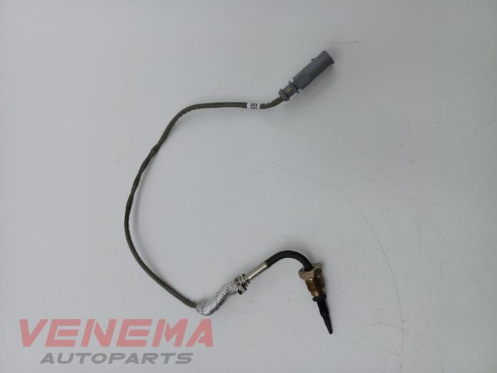 Auspuff Temperatursensor van een Volkswagen Passat Variant (CJ5) 2.0 TDI 16V 2025